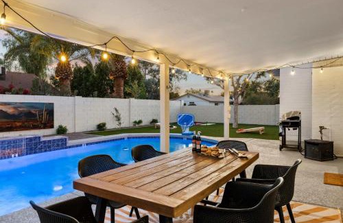 Dobson Ranch House | Peaceful Palm - Farmhouse Chic with Pool & Games