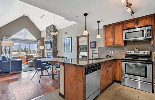 Canmore Condo | Peaceful Penthouse – Sunrise Views & Resort Amenities!