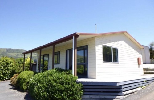 Wainui House | Peaceful piece of Paradise