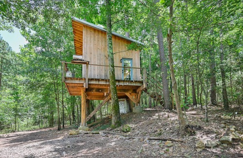 Boles Cabin | Peaceful Pines Treehouse