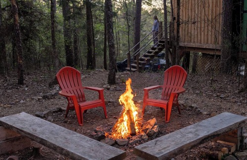 Boles Cabin | Peaceful Pines Treehouse