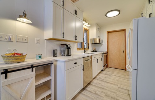 Locust Lake Village Cabin | Peaceful Pocono Lake Cabin: Walk to Pine Lake!