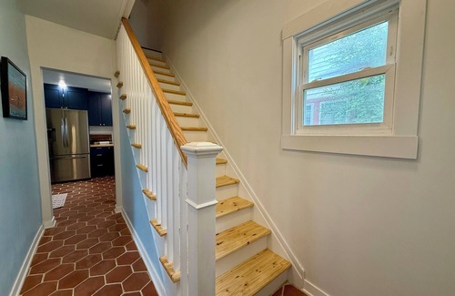 West Main HIll House | Peaceful Premium Luxury furnished, 30 day min
