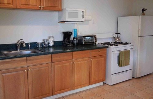 Sherman Oaks Apartment | Peaceful, Private & Secure Guest House/Apt In Sherman Oaks Foothills.