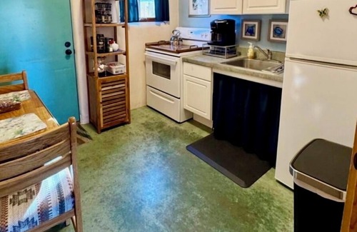 Taos House | Peaceful/Relaxing. Walking distance to the Taos Plaza, side-walks all the way.