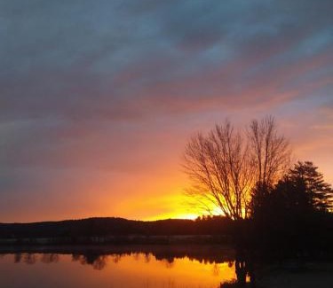 Renfrew County House | Peaceful restful & fun on the water
