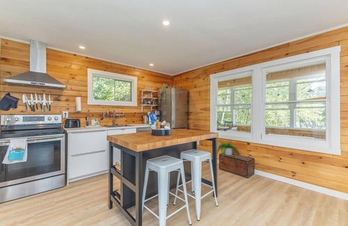 Malagash Cottage | Peaceful retreat on Nova Scotia's North Shore.nnCome Have A Splash in Malagash!