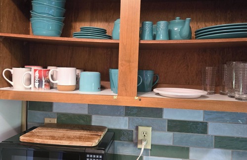 Coos Bay Apartment | Peaceful Retreat hike to parkn