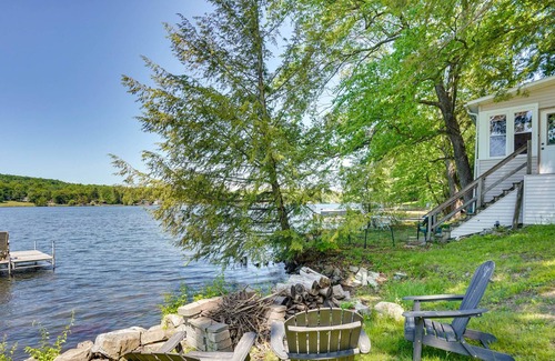 Averill Park Cottage | Peaceful Retreat on Burden Lake w/ Deck & Kayaks!
