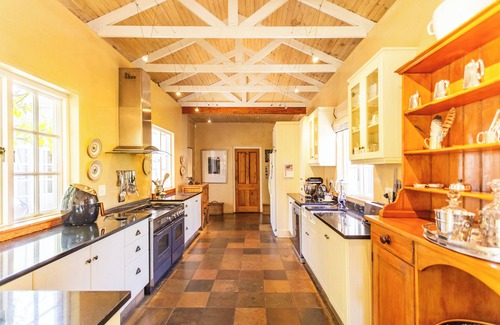 Claremont House | Peaceful Retreat - Upper Claremont