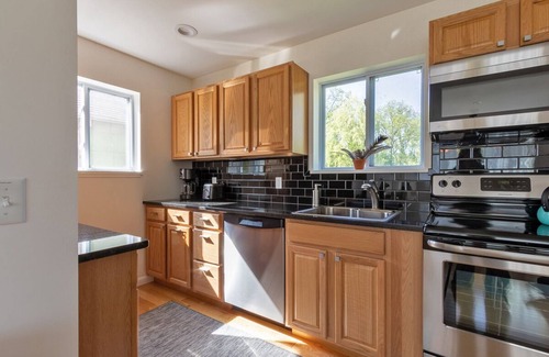 Catskill House | Peaceful River Retreat with Fireplace & Panoramic Views