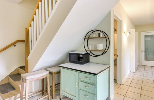 Berryville Apartment | Peaceful Riverfront Retreat w/Yoga & Art Studio!