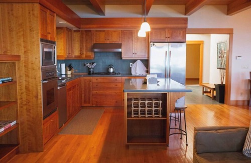 Lummi Island House | Peaceful Seaside-Woodland Escape
