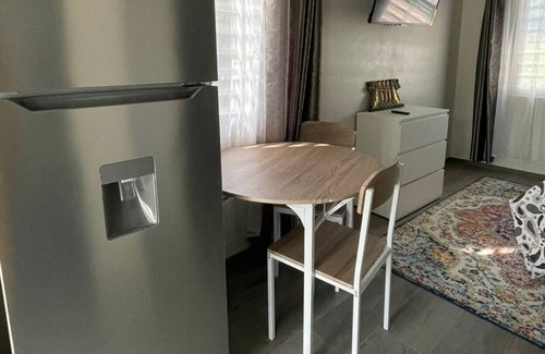 Saunders Apartment | Peaceful setting for your business trip, mini get away. Close to beach and town