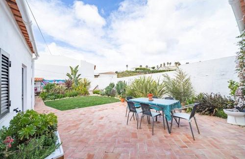 Budens House | Peaceful, spacious & stylish, a real home!
