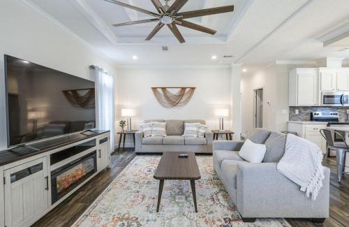 Starke House | Peaceful Starke Retreat with Deck 6 Mi to Downtown!