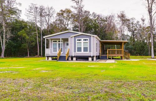 Starke House | Peaceful Starke Retreat with Deck 6 Mi to Downtown!