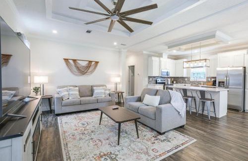 Starke House | Peaceful Starke Retreat with Deck 6 Mi to Downtown!