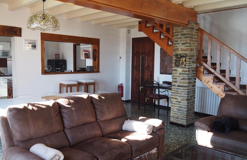 Egat Ski Chalet | Peaceful stay in the heart of a mountain village, with views of the Pyrenees.