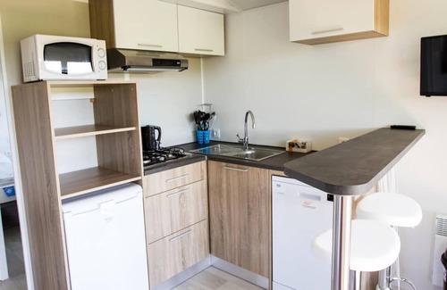 Zutendaal Ski Chalet | Peaceful Stay Near the Woods