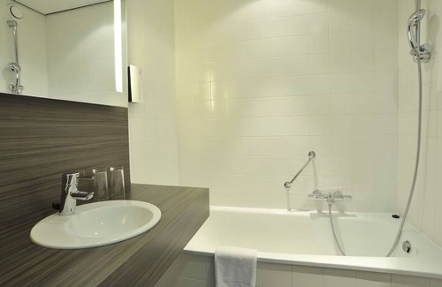 Weert Hotel | Peaceful Stay with Fast Access to Weerterbos! Onsite Dining and Parking!