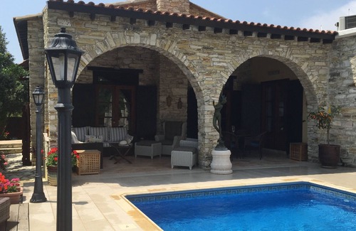 Kato Drys Cottage | Peaceful stone-built cottage at the edge of a beautiful, traditional village