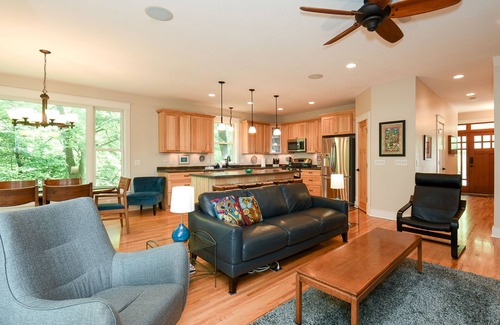 Linden Hills House | Peaceful Urban Retreat in Linden Hills