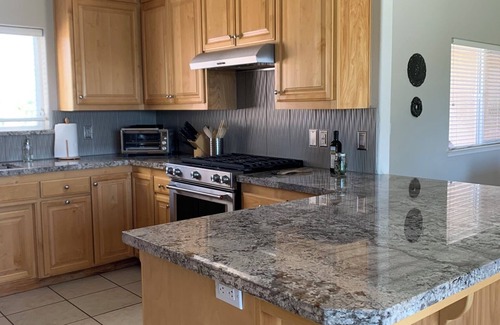 Paso Robles House | Peaceful Vineyard Escape, 2 Master Suites, Stunning Views & Authentic Pizza Oven