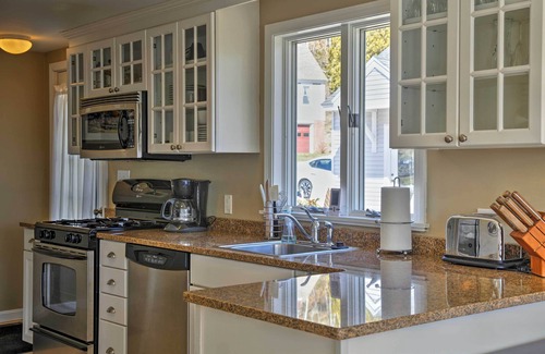 Freeport Apartment | Peaceful Waterfront Apt w/Deck, 22 Mi to Portland