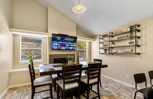El Paso House | Peaceful West: 4BR Dusk Haven