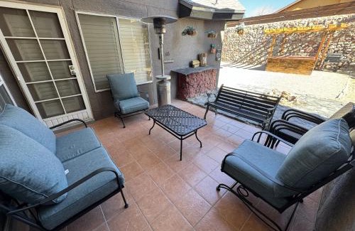 El Paso House | Peaceful West: 4BR Dusk Haven