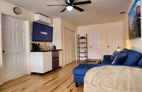 Oakhurst House | Peaceful Yosemite Retreat-King Suite-Pet Friendly