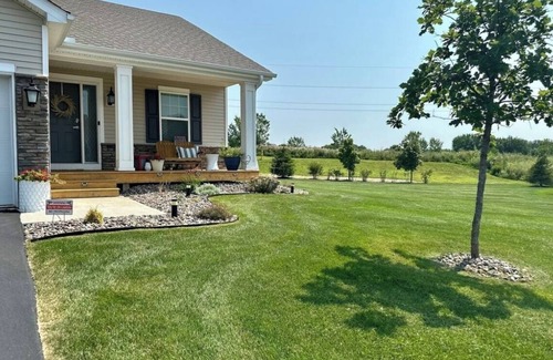 Lakeville House | Peaceful Zen Retreat with Private Space, Trails, & Easy Access to Airports