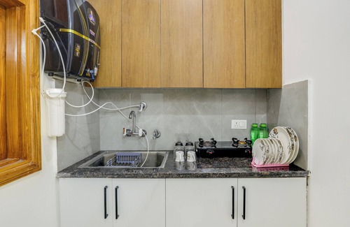 South West Apartment | Peacefulhuts 1BHK near IGI International Airport Delhi