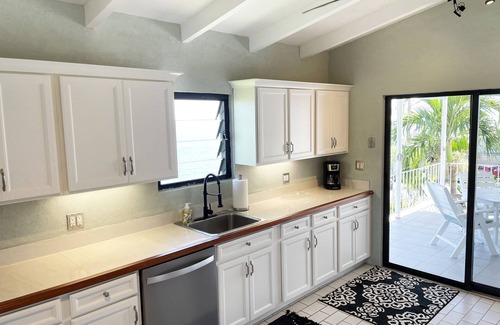 Estate Enighed Cottage | Peacock Cruz Bay w/boutique style accommodations & pool