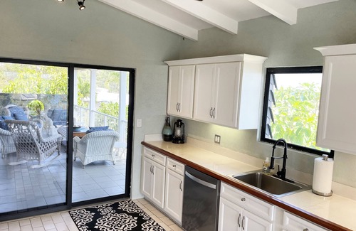 Estate Enighed Cottage | Peacock Cruz Bay w/boutique style accommodations & pool
