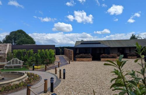 Gunthorpe Ski Chalet | Peacock Lake Glamping
