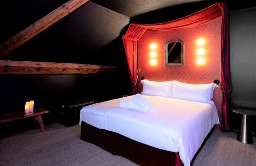 Saint-Ursanne Hotel | Peanut Medieval Lodge