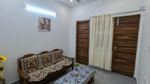 Delhi Apartment | Pearl - 1 BHK Flat Near Beautiful Lake & Golf Course