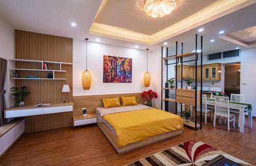 Hang Trong Apartment | Pearl Bathtub in the OldQuarter near HoanKiem Lake