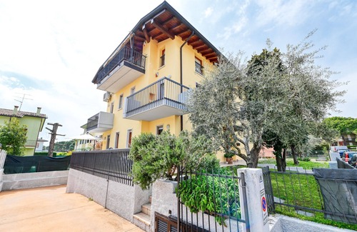 Lugana Apartment | Pearl House - Sirmione Holiday (Private Jacuzzi)