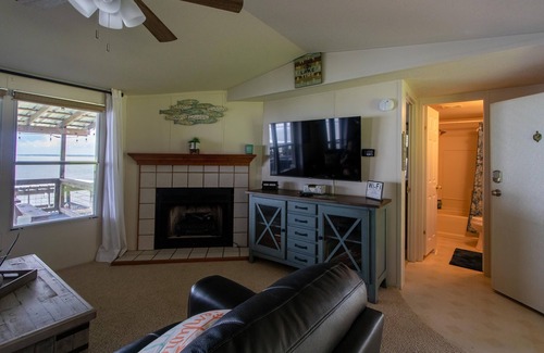 Onalaska House | Pearl's Retreat Waterfront home on Lake Livingston