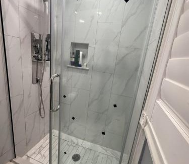 Central Erin Mills House | Pearson Gateway Comfort Home