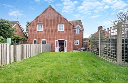 Little Walsingham House | Pebble Cottage - Three Bedroom House, Sleeps 6