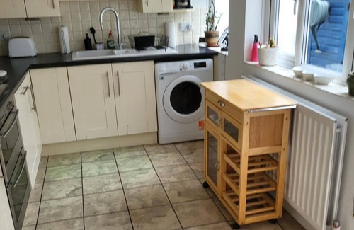 Worthing Cottage | Pebble Cottage:2 Bed Cottage 2 mins from the beach