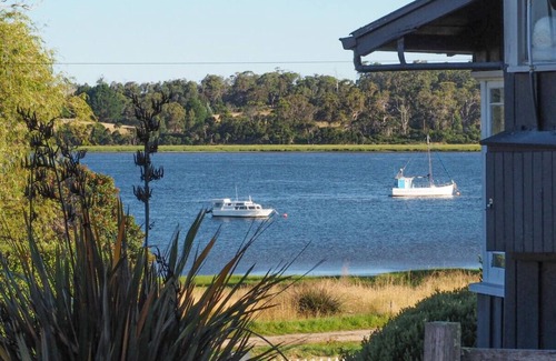 Gravelly Beach Cottage | Pebbleton, Retro Riverside Cottage, Tamar Valley