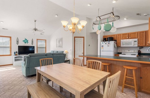 Nags Head House | Peg Leg Pete's | Pets | Screened Porch | Outdoor Shower