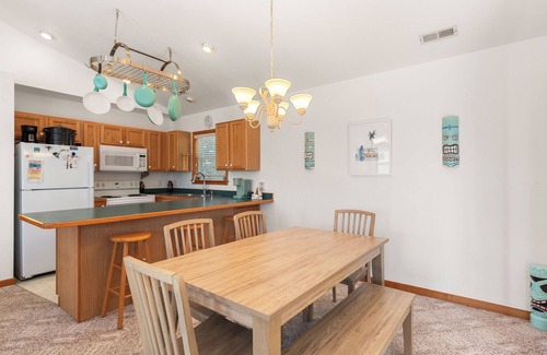 Nags Head House | Peg Leg Pete's | Pets | Screened Porch | Outdoor Shower