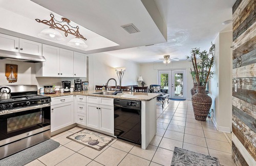 Hobe Sound House | Peggy's Retreat - Citrus Cottage
