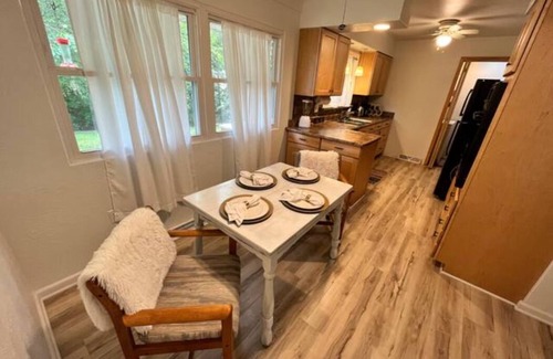 Pekin House | Pekin Retreat